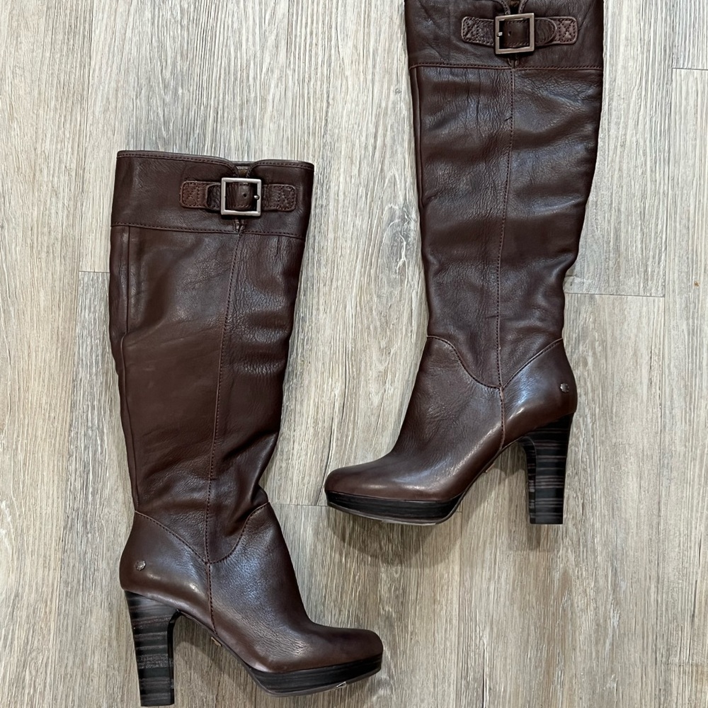 UGG Savoie knee high brown leather boots size 6.5